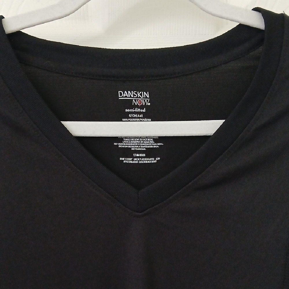 Danskin Semi-Fitted Black Long Sleeve Top With Thumb Holes Size S - Picture 3 of 11
